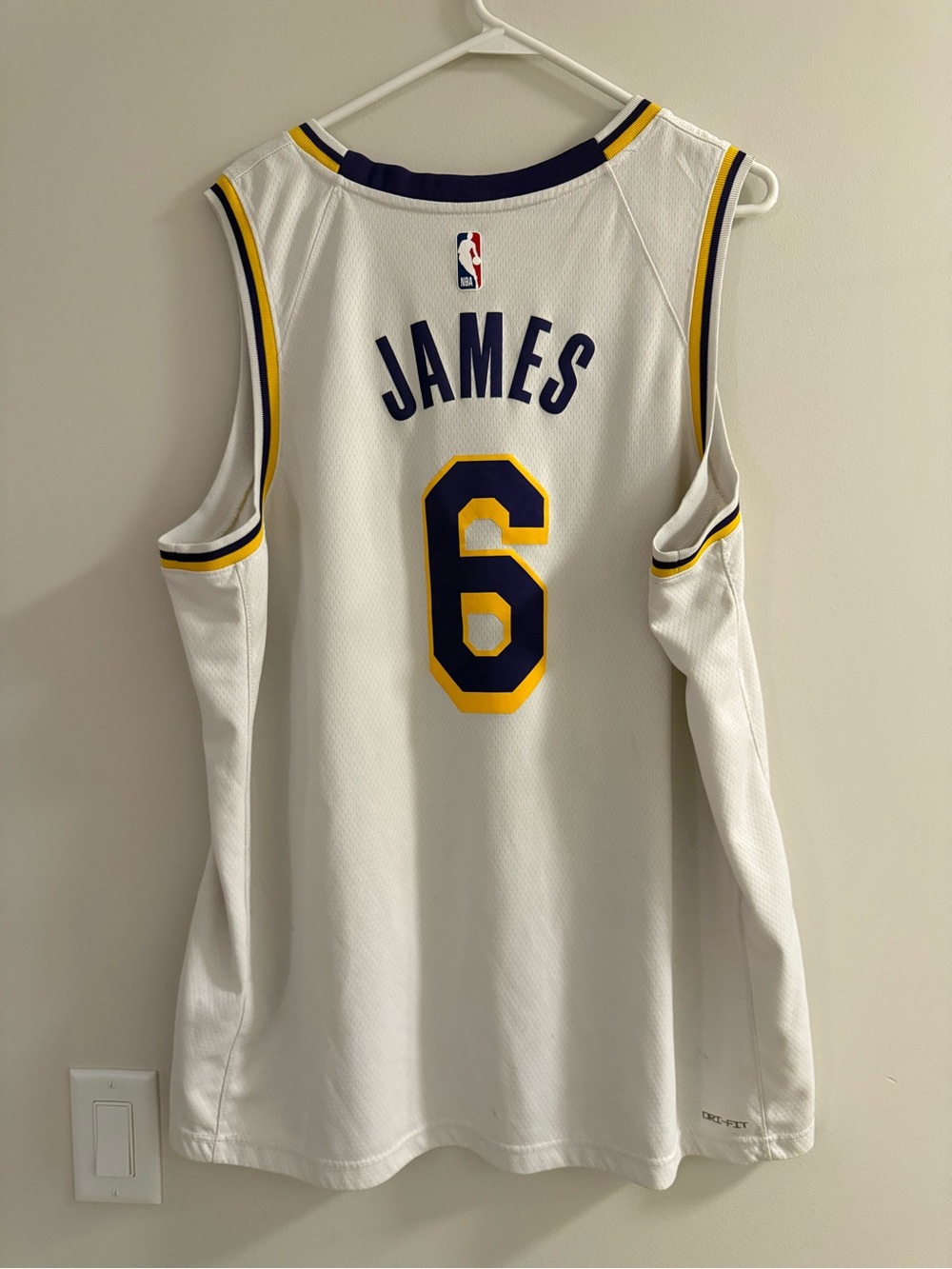 Los Angles Lakers LeBron James Nike Jersey NBA Basketball - Picture 3 of 9